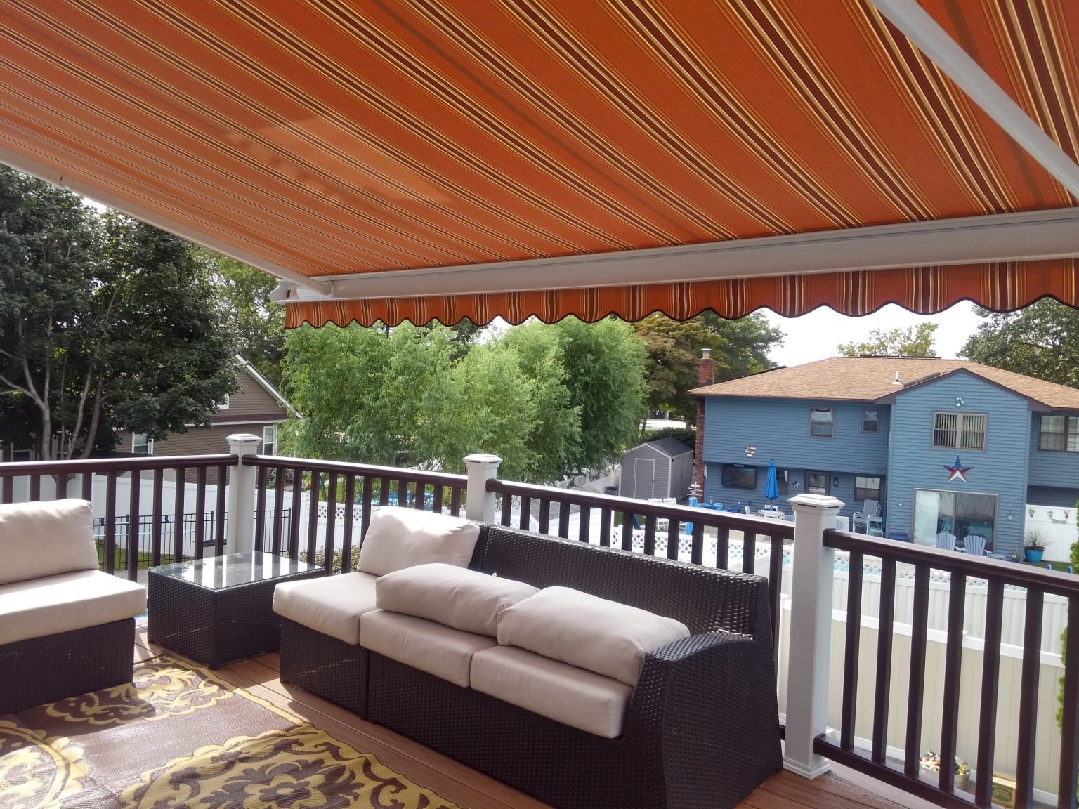 Jasa Awning Gulung Otomatis dan Manual